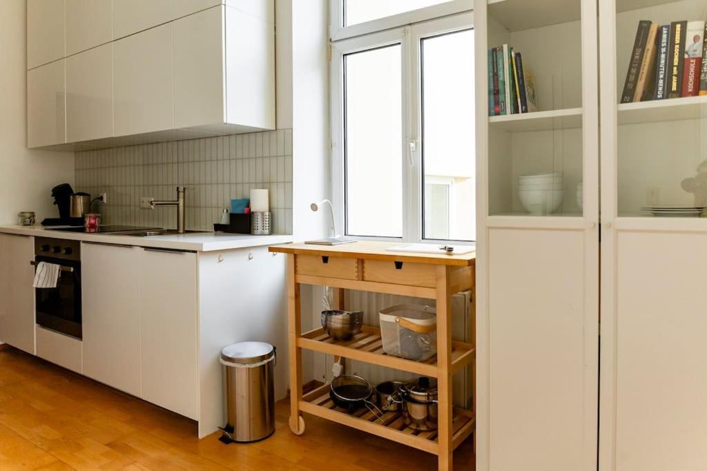 Savoir-Vivre In Unserer Zentralen Balkonwohnung Viyana Dış mekan fotoğraf