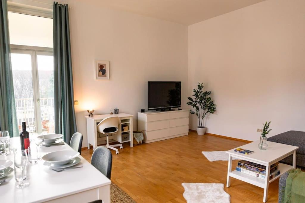 Savoir-Vivre In Unserer Zentralen Balkonwohnung Viyana Dış mekan fotoğraf