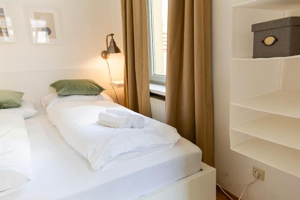 Savoir-Vivre In Unserer Zentralen Balkonwohnung Viyana Dış mekan fotoğraf