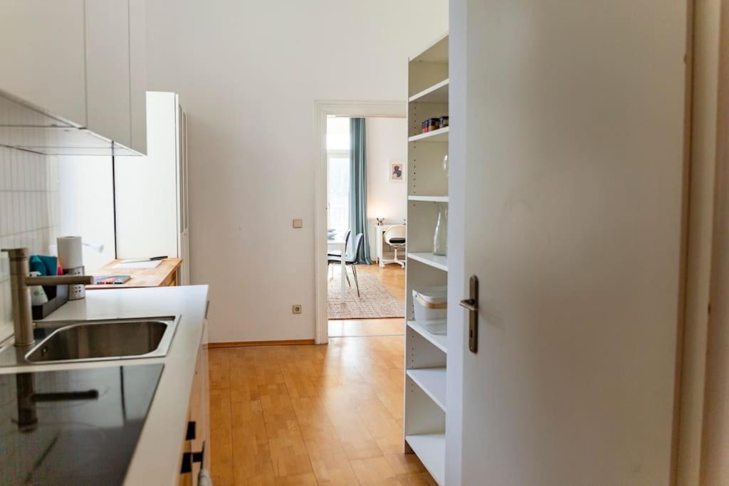 Savoir-Vivre In Unserer Zentralen Balkonwohnung Viyana Dış mekan fotoğraf