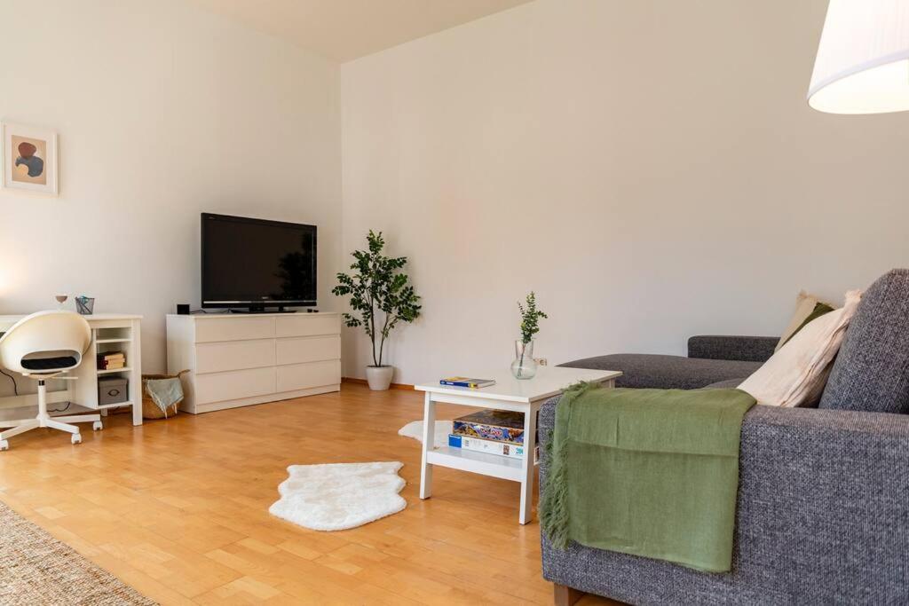Savoir-Vivre In Unserer Zentralen Balkonwohnung Viyana Dış mekan fotoğraf